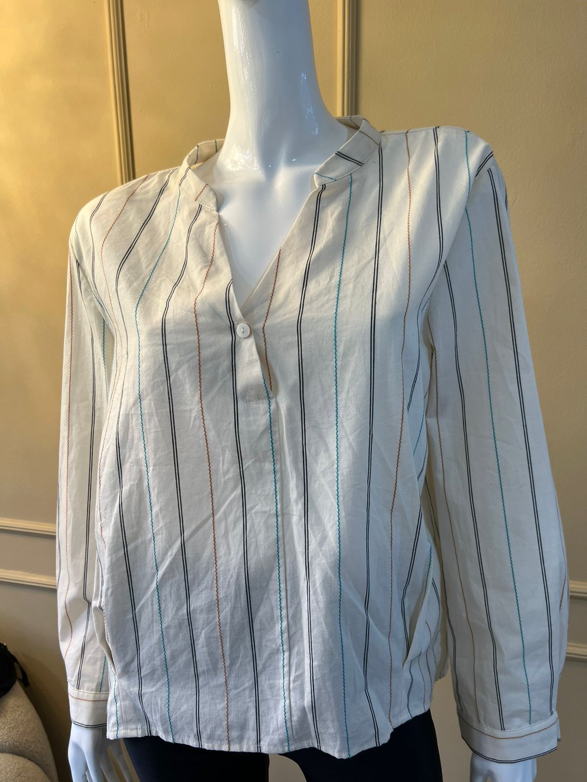 Blouse game of lines button back 
