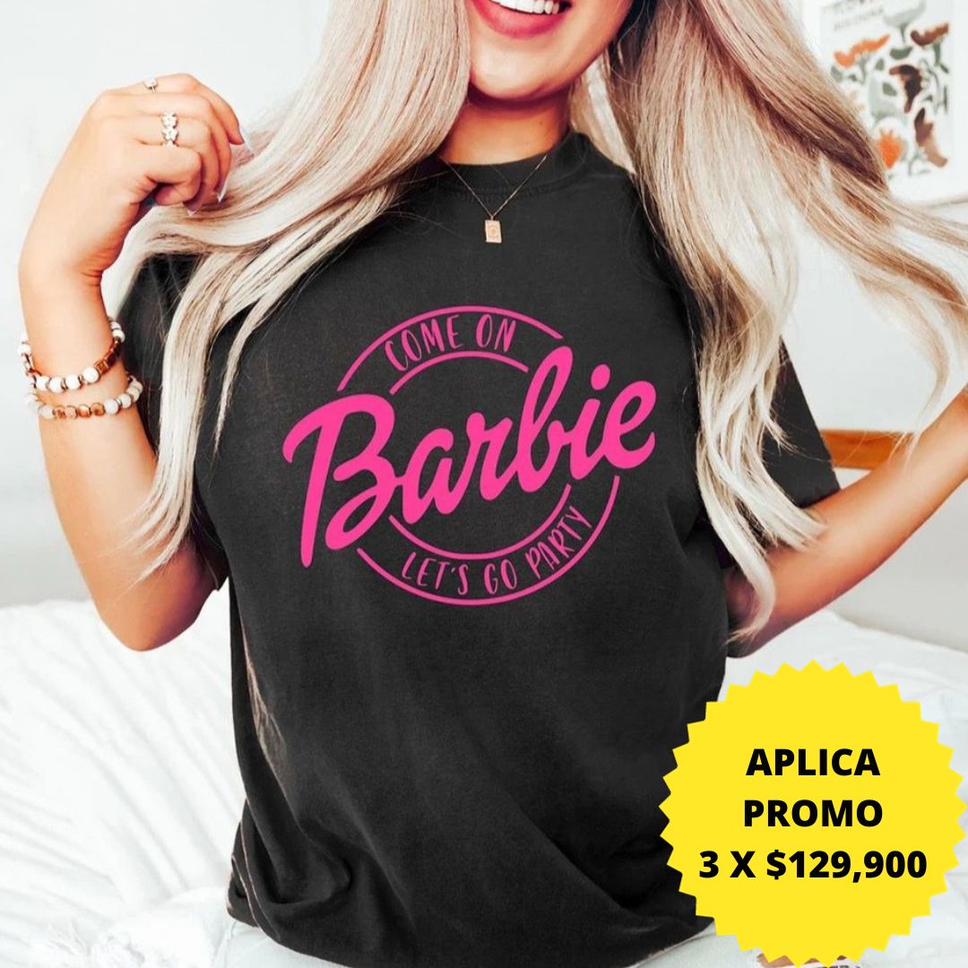 Camiseta negra con diseño de Barbie "Let's Go Party" en promoción especial de 3 por $129,900. Ideal para un look casual y divertido, disponible en KIKE RODRIGUEZ.