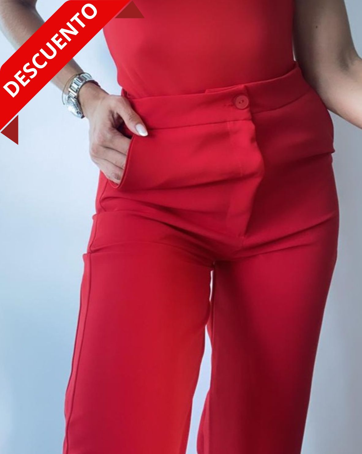 Pantalón rojo de pierna ancha para mujer, ideal para un look elegante y moderno.
