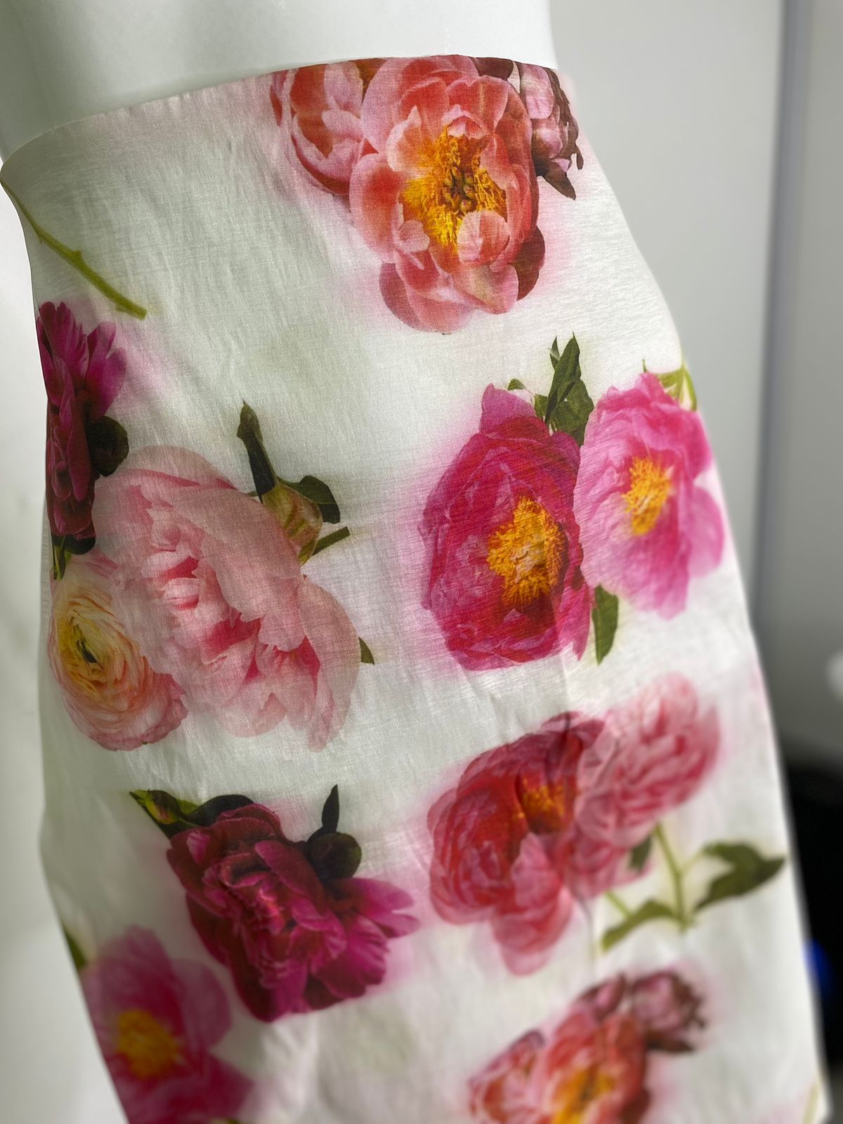 Midi Taffeta Skirt White Background with Roses 